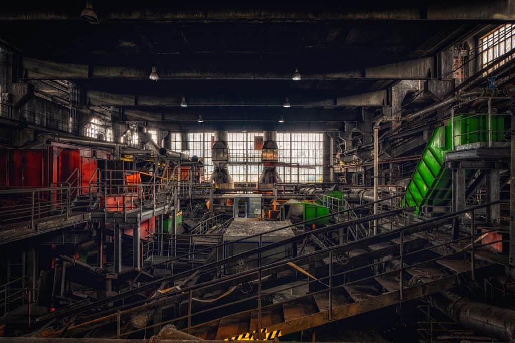 factory, warehouse, pforphoto-5990597.jpg
